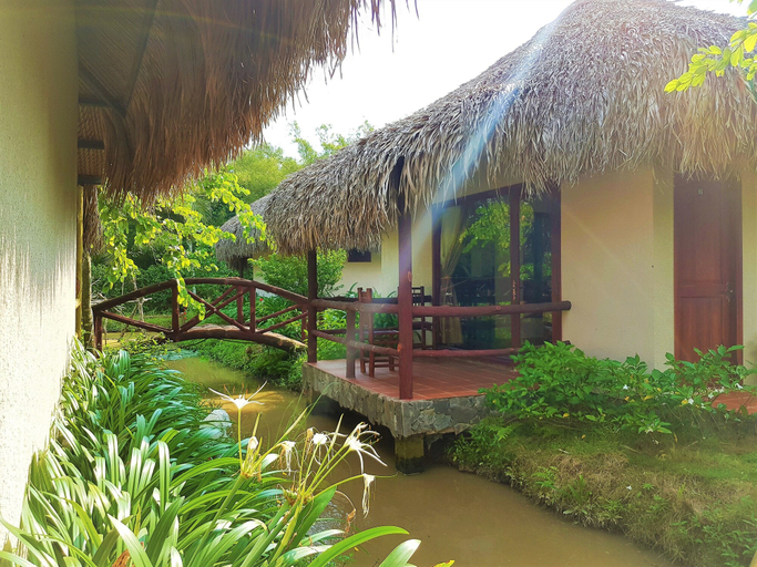 Exterior & Views 2, Riverside Park Eco Resort, Long Hồ