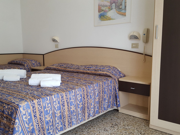 Bedroom 2, Hotel Saponi, Rimini