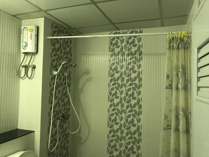 Bathroom 4, Sirimongkol Hotel, Kabin Buri