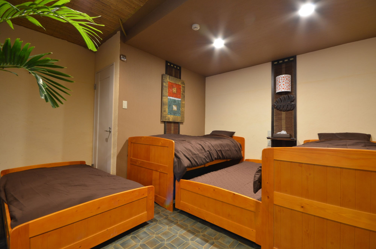 Bedroom 3, Humming Bird, Takamatsu