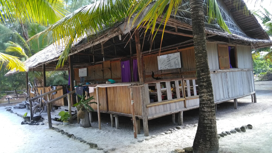 Exterior & Views 2, Mefiyai Homestay, Raja Ampat