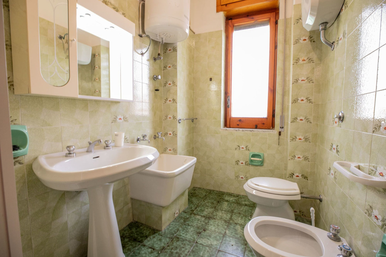 Bathroom 3, Paolino Housing, Salerno