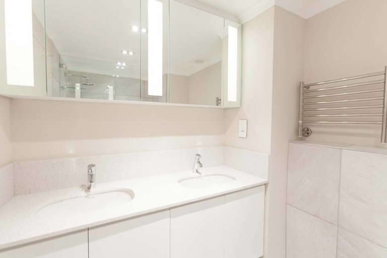 Bathroom 2, Vue Devant, City of Cape Town
