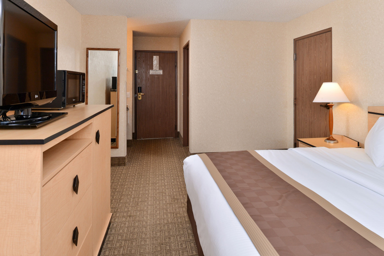 Bedroom 4, SYLO Hotel Denver Airport, a Ramada by Wyndham, Adams