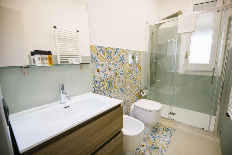 Bathroom 4, Villa Calipso, Palermo