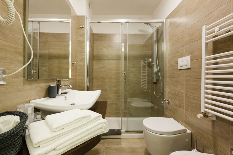 Bathroom 5, Domus Terenzio, Rome