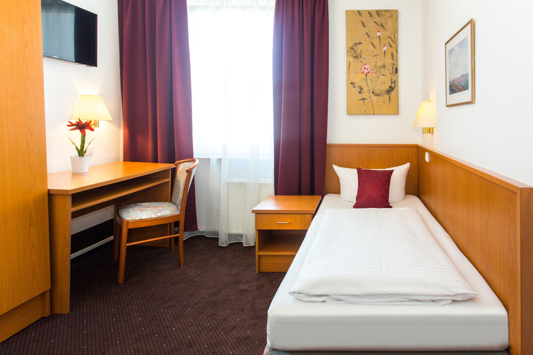 Bedroom 3, Hotel Condor, Hamburg