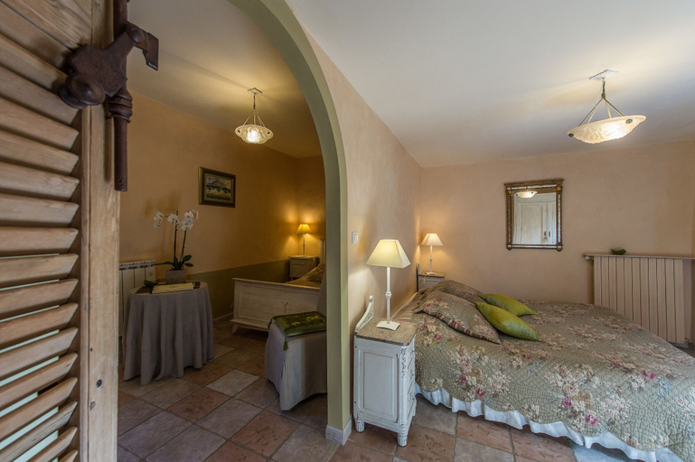 Bedroom 2, Mas de Foncaudette, Vaucluse