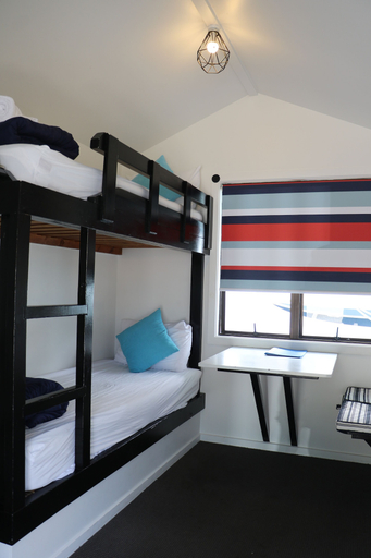 Bedroom 2, Kaiteriteri Reserve Cabins, Tasman