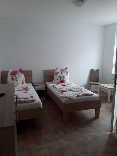 Bedroom 4, Pension Kaiser, Börde