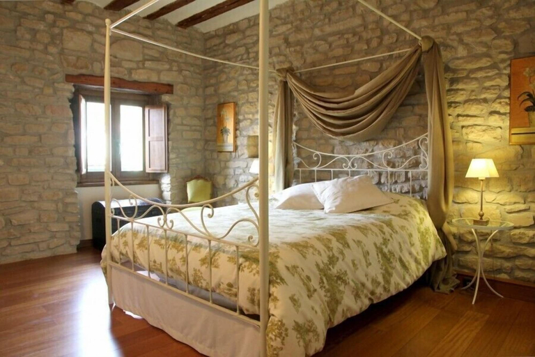 Bedroom 2, Casa Rural Fernandoegea, Navarra
