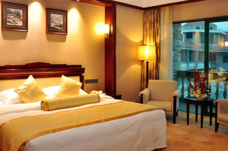 Bedroom 3, Fragrant Hill Empark Hotel, Beijing