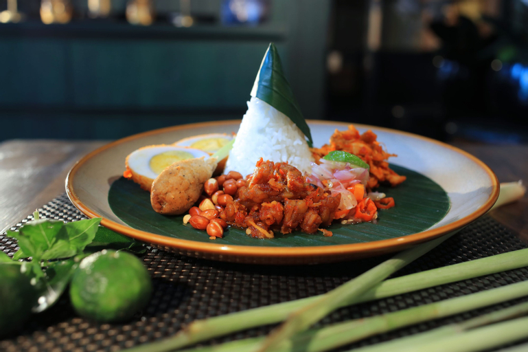 Food & Drinks 16