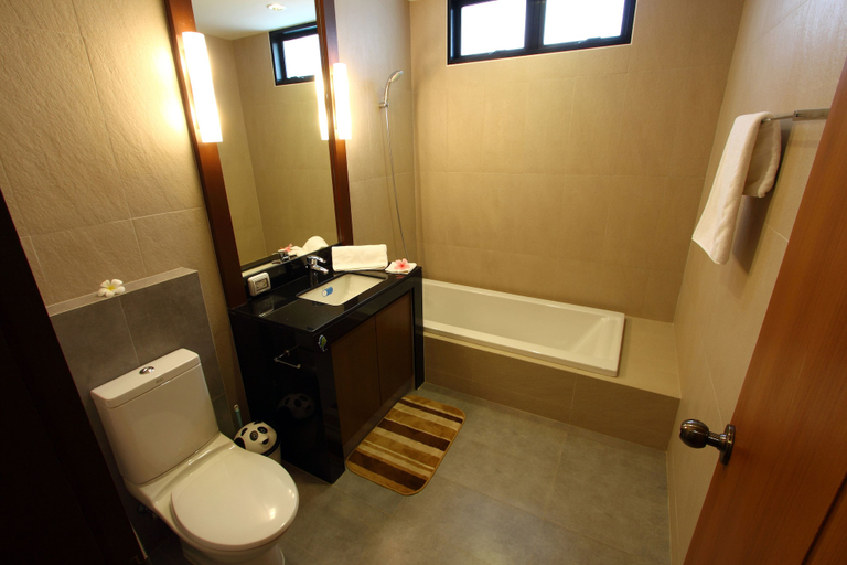 Bathroom, The Oriental Beach Pool Villa and Village, Klaeng