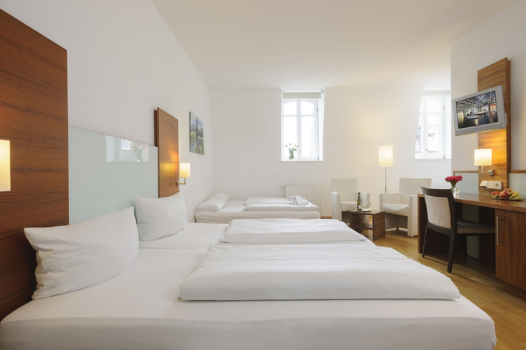 Bedroom 3, Hotel Augustiner Tor, Konstanz