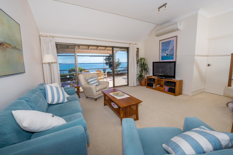 Others 4, A Yachtsmans Rest Unit 4, 37 Victoria Parade, Port Stephens