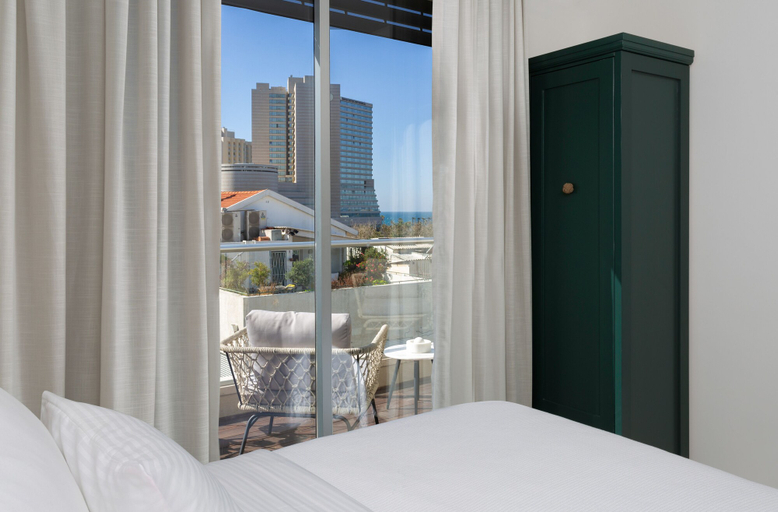 Bedroom 3, Mr. Yavos - By TLV2GO