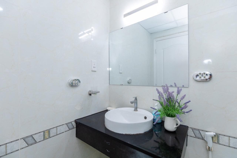 Bathroom 3, The Grand Condotel, Vũng Tàu