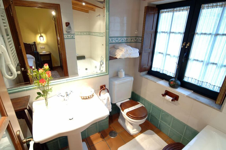 Bathroom 4, Os Migueliños, Pontevedra