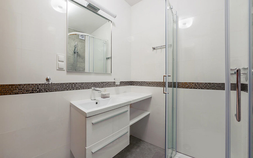 Bathroom 3, EverySky Nadrzeczna3, Jelenia Góra