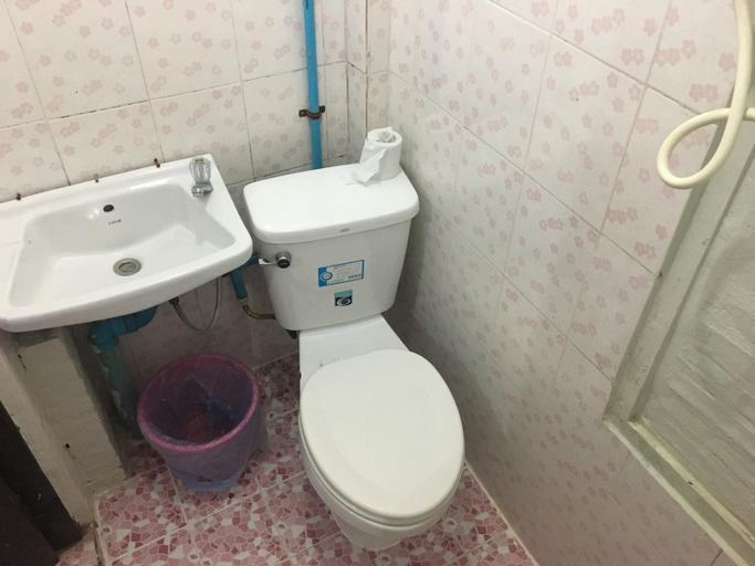 Bathroom 4, Manotemple house, Luang Prabang