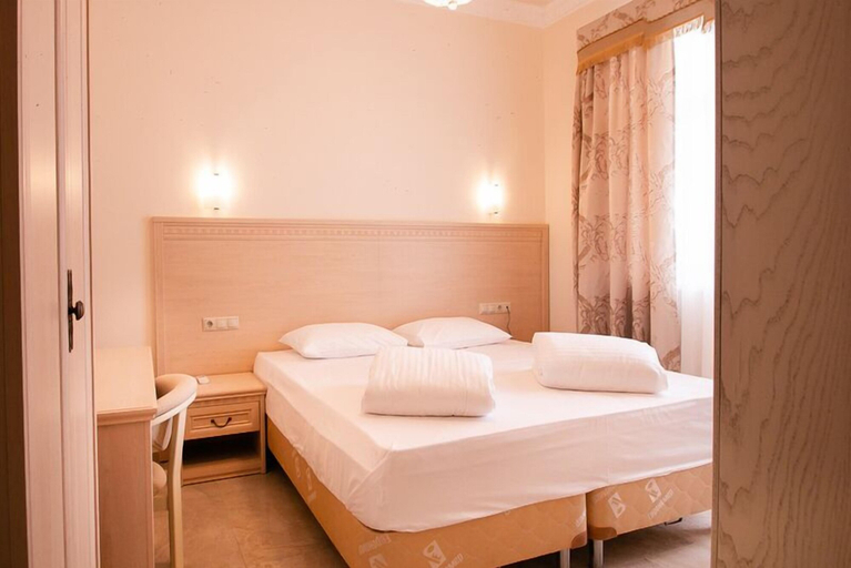 Bedroom 2, Hotel Goluboe ozero, Bataysk