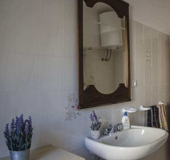 Bathroom 4, Casa Mormora, Sassari