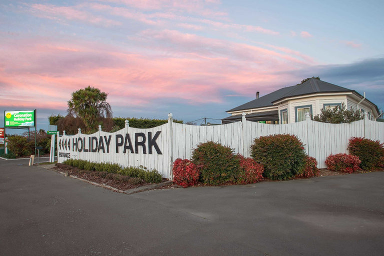 Exterior & Views 2, Coronation Park, Ashburton