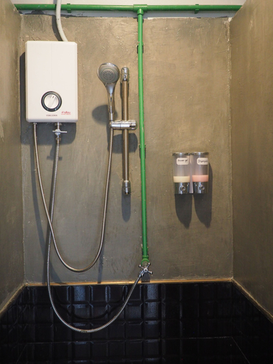 Bathroom 4, Hybrit Hostel & Cafe, Hat Yai