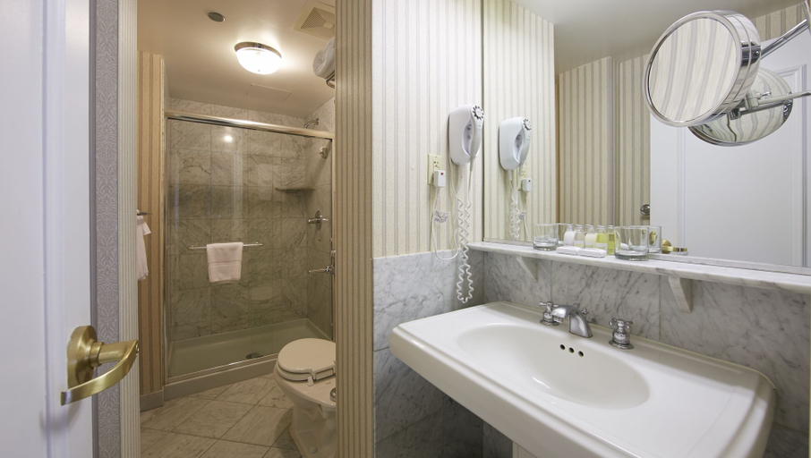 Bathroom 4, Warwick Allerton - Chicago, Cook
