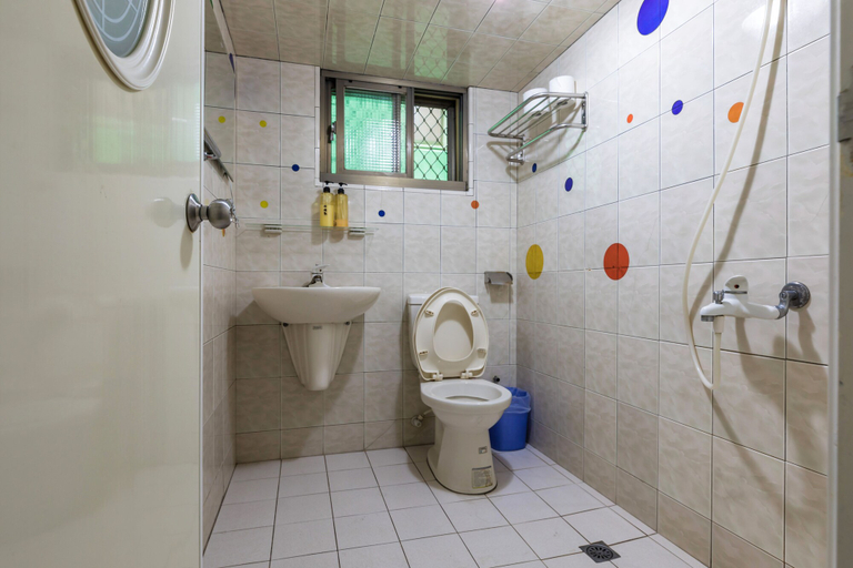 Bathroom 3, Jia Xiang Lin Guan Hai Homestay 1, Penghu