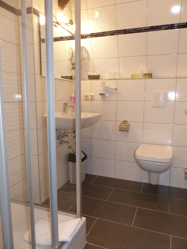 Bathroom 3, Hotel Friedchen, Kyffhäuserkreis
