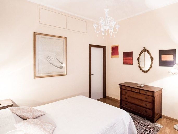 Bedroom 3, Trevi Fountain Home, Rome