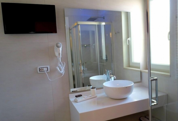 Bathroom 5, Gatto Bianco Le Terrazze, Bari