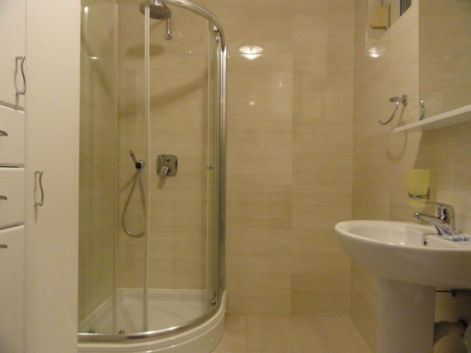 Bathroom 3, Center Apartment C 25