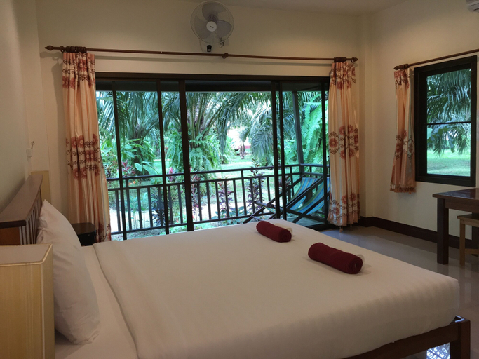 Bedroom 3, Khao Sok Palm Garden Resort, Phanom