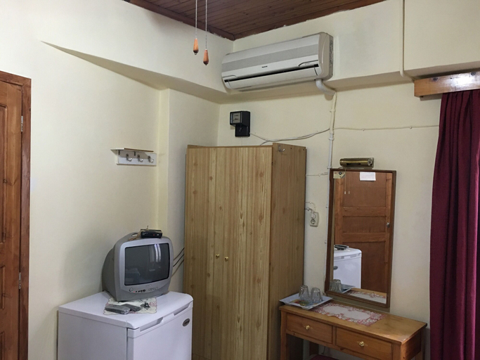 Others 5, Stelios Studios, Crete