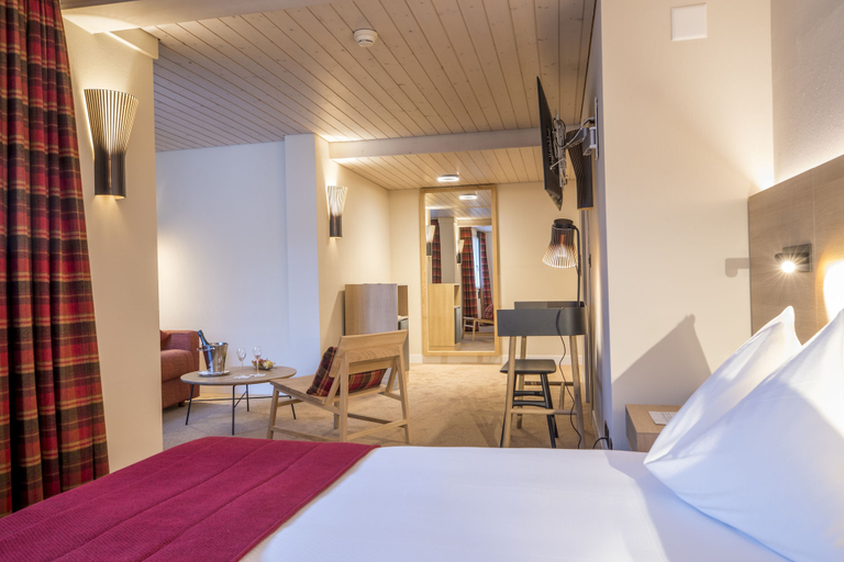 Bedroom 3, Hotel Kreuz & Post, Interlaken