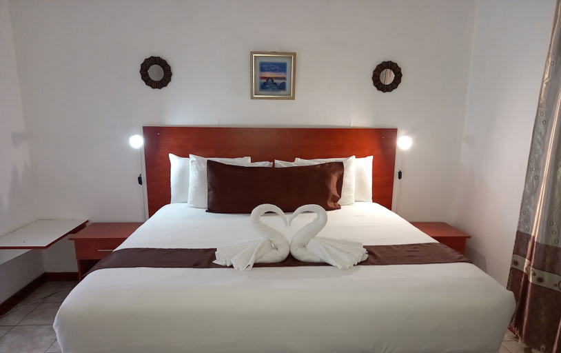 Bedroom 2, Rest Shade Bed And Breakfast, Palapye