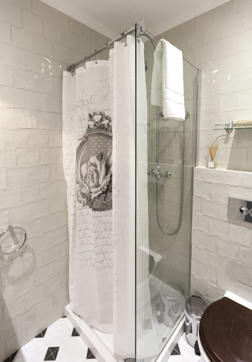 Bathroom 4, Villa Estefânia, Sintra