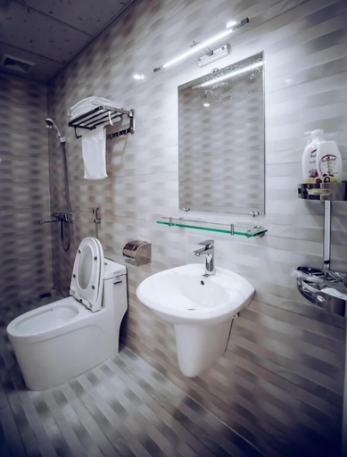 Bathroom, The Oriental Ruby, Đồng Hới