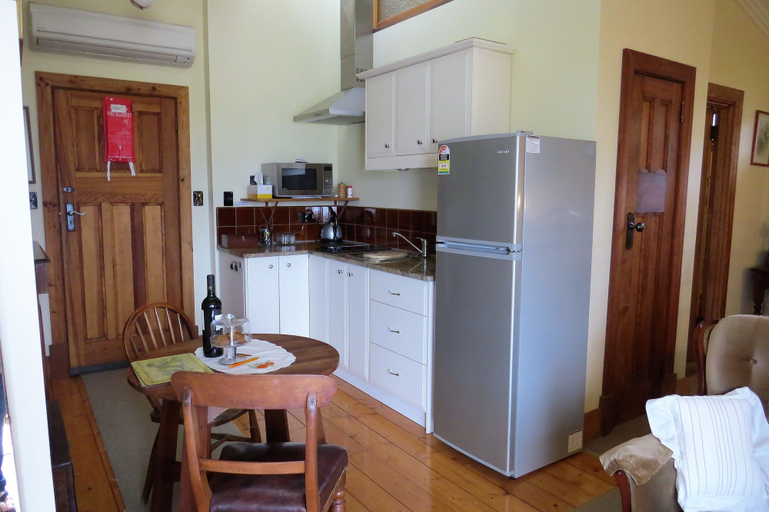 Others 5, McCloud House, Adelaide