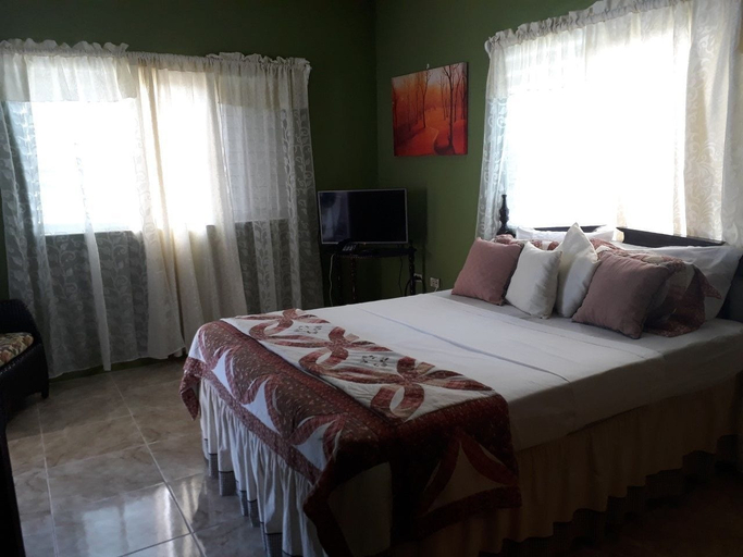 Bedroom 4, Ochi Cottage
