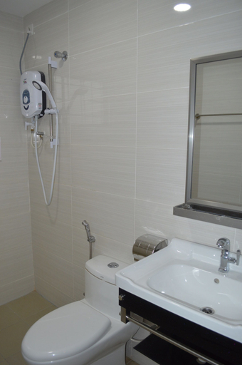 Bathroom 5, Angsoka Hotel, Hilir Perak