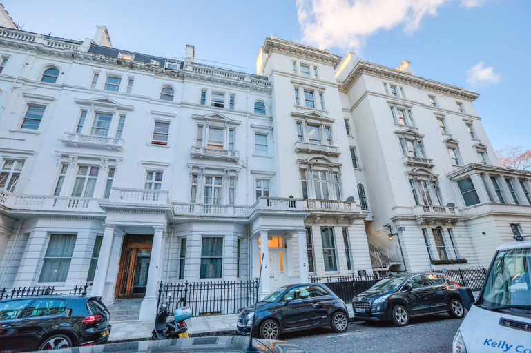 Exterior & Views 2, QB 6, London