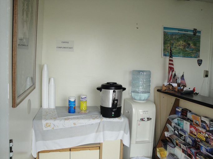 Others, Budget Motel, Erie