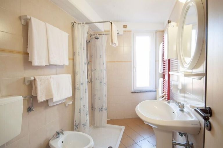 Bathroom 3, Hotel San Marco, Parma