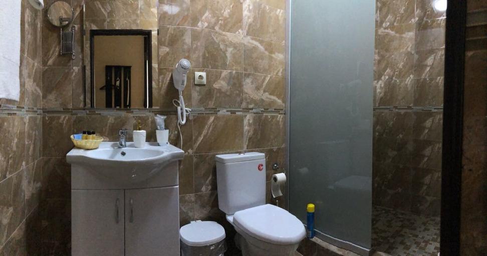 Bathroom 3, Hotel Anzhelika, Aksayskiy rayon