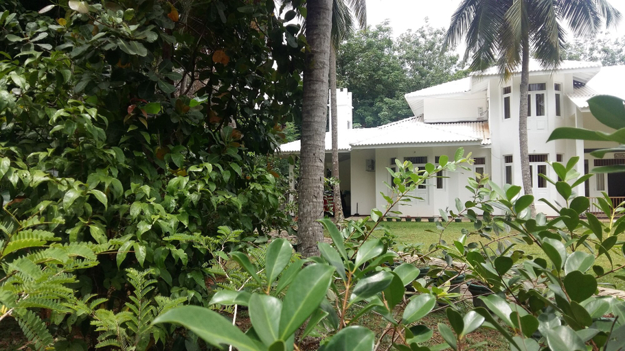 Others 2, White House, Ja-Ela