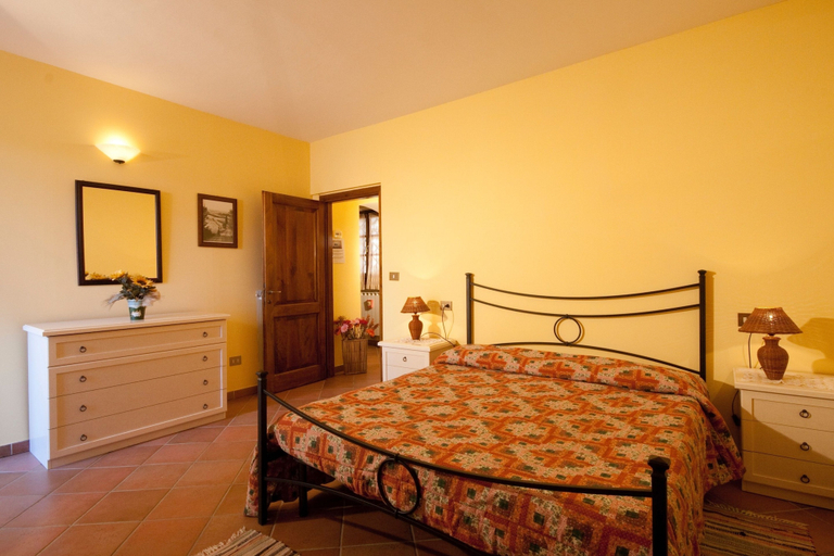 Bedroom 2, Agriturismo Torre Prima Holidays, Siena